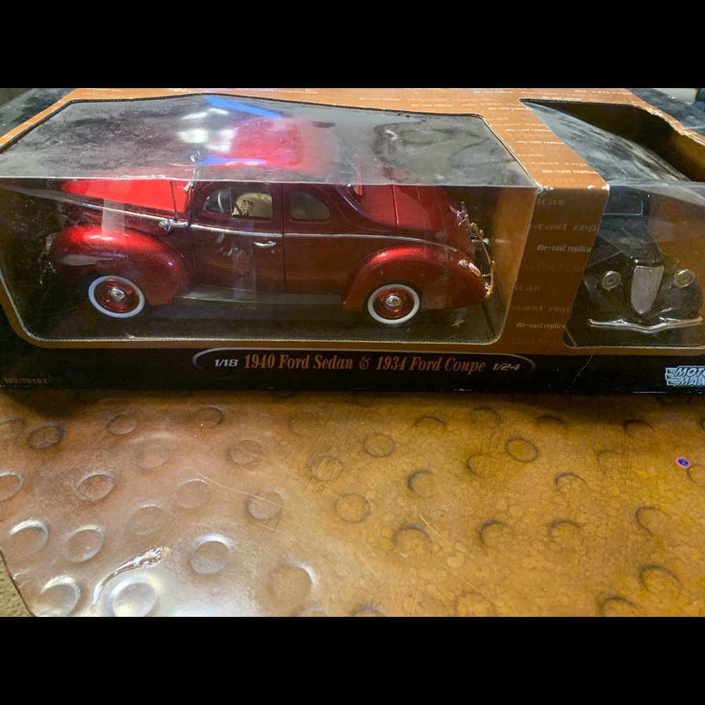 Motor Max-1940 Ford sedan + 1934 Ford  Coupe